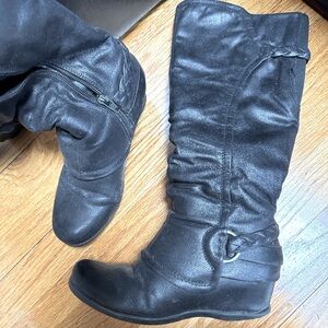 Bare Traps Quinsie Wedge Black Boot